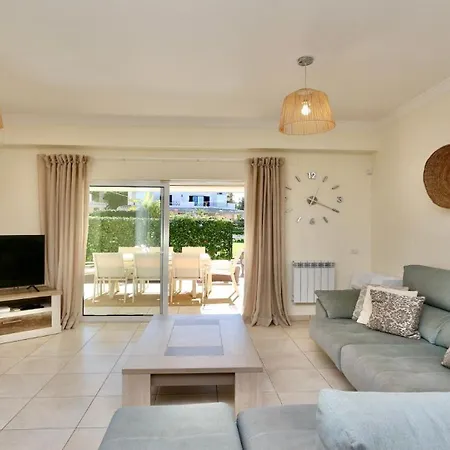 Cypress Vilamoura, 3bed With Terrace And Pool Access Villa