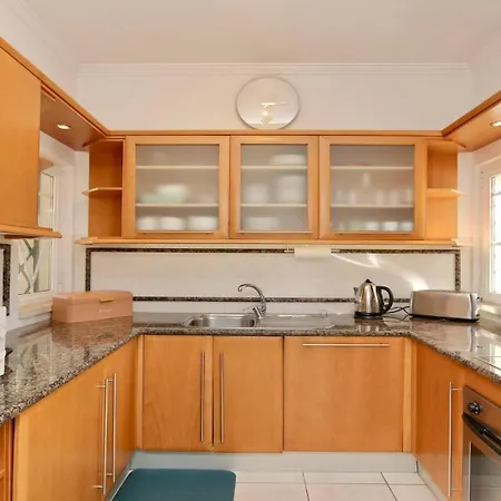 Villa Cypress Vilamoura, 3bed With Terrace And Pool Access Vilamoura